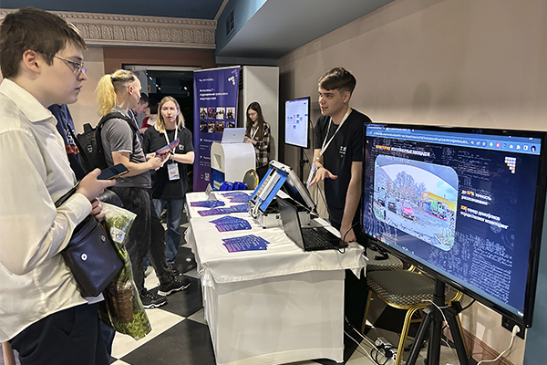 Компания «Интерсвязь» презентовала свои разработки студентам