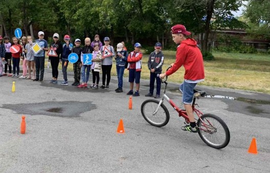 В коркинском школьном лагере выбрали лучших велосипедистов 